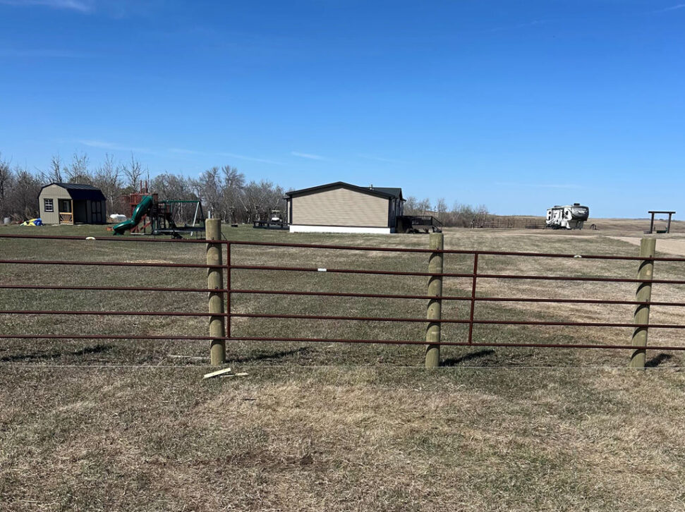 HiQual brown Continuous Fence
